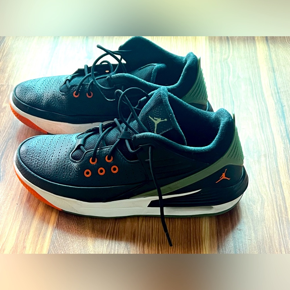 Nike Jordan Max Aura 5